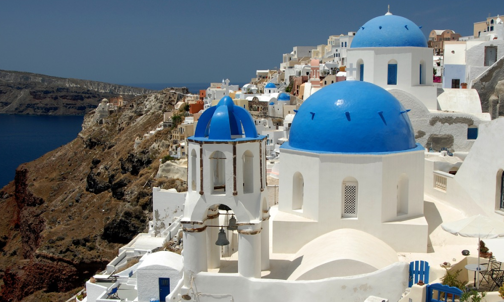pawvolta cyclades santorini